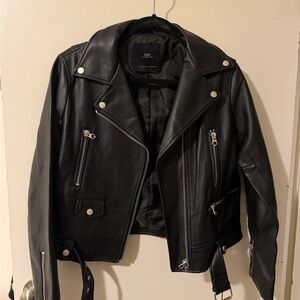 Zara Women's Sleek Black Biker Jacket